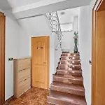 1 Bedroom Gorgeous In Μεντουλίν