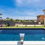 1 Bedroom Gorgeous In *