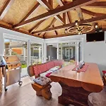 1 Bedroom Gorgeous In
