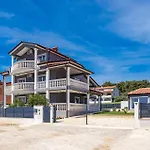 1 Bedroom Gorgeous In Διαμέρισμα