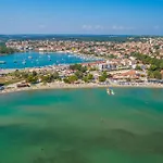 1 Bedroom Gorgeous In *