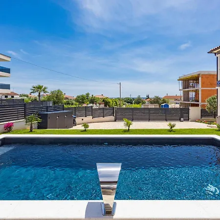 1 Bedroom Gorgeous In *