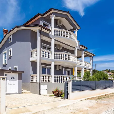1 Bedroom Gorgeous In * Μεντουλίν