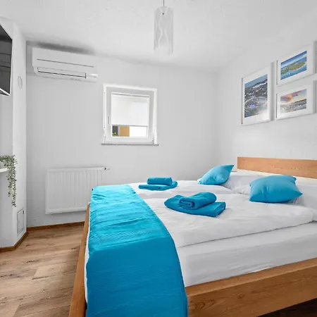 1 Bedroom Gorgeous In Apartament Medulin