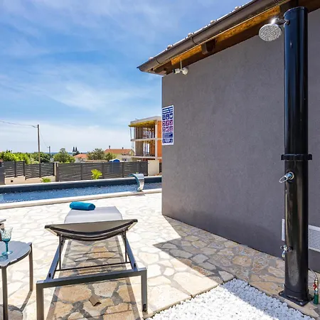 1 Bedroom Gorgeous In Διαμέρισμα Μεντουλίν