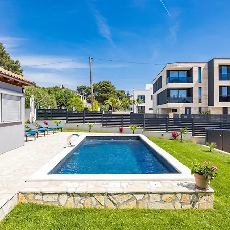 Διαμέρισμα 1 Bedroom Gorgeous In