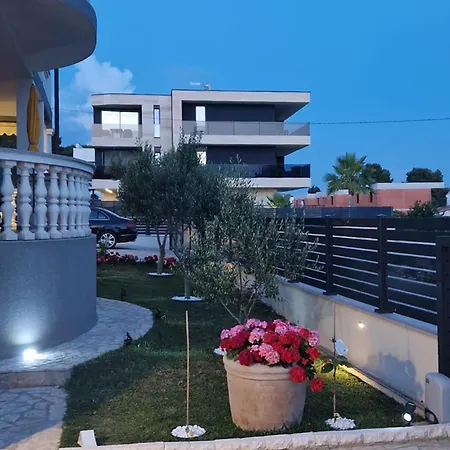 1 Bedroom Gorgeous In Apartament Medulin